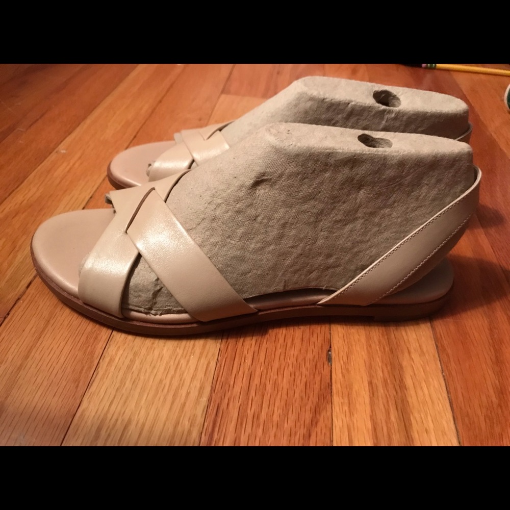 Cole Haan nude sandal flats 7.5 US